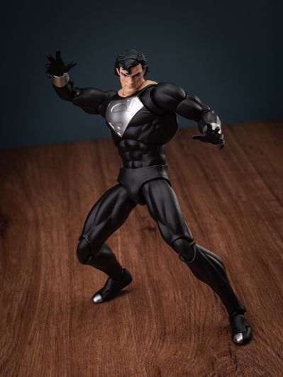 MAFEX No.150  超人(RETURN OF SUPERMAN)