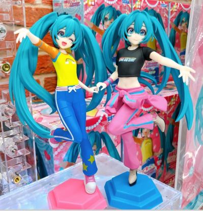 初音未来联名时尚魔女拉芙与贝莉 Desktop×Decorate Collections“初音未来”贝莉衣装款