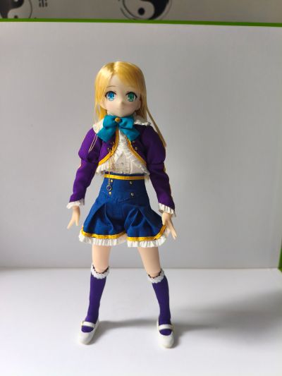 PureNeemoCharacter系列 No.105 带着智能手机闯荡异世界 	尤米娜·埃尔内亚·贝尔法斯特