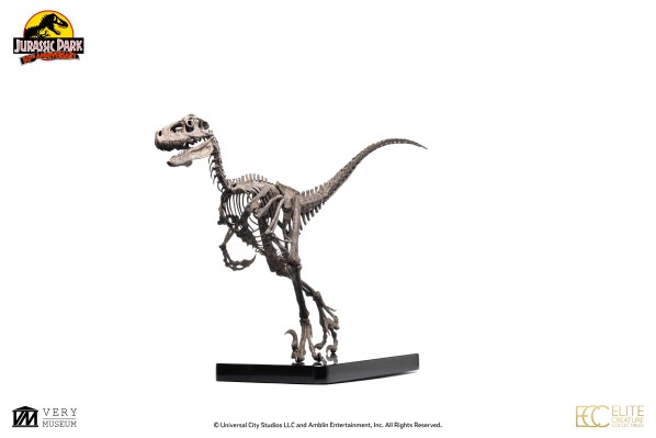 侏罗纪公园1:4 比例迅猛龙青铜雕像