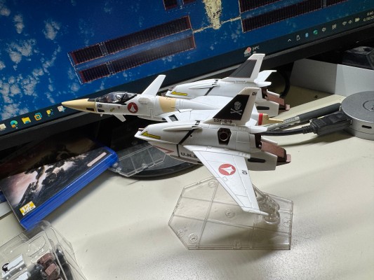 HI-METAL R VF-4  雷霆号三代 -超时空要塞 Flash Back 2012-