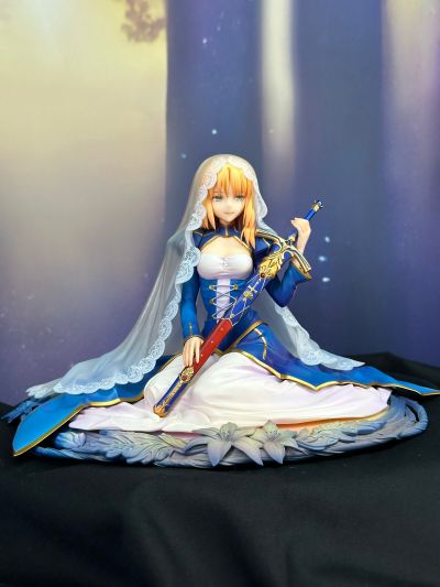 命运之夜 剑士（Saber） -阿瓦隆之庭-