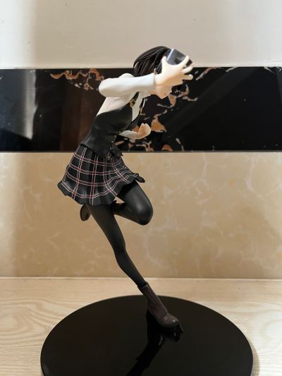 女神异闻录5皇家版 新岛真 校服