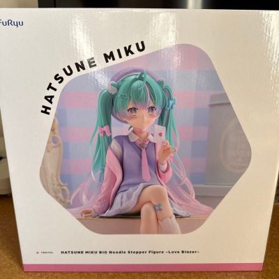 TENITOL 大号压泡面人偶 初音未来 恋爱的西装外套