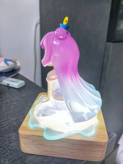 噗妮露是可爱史莱姆动画版 小坐系列奖品人偶 “噗妮露”