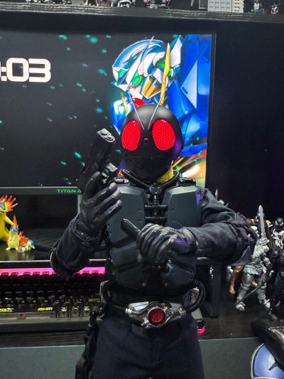 FigZero 1/6   大量出没型变异飞蝗改造人（新·假面骑士）