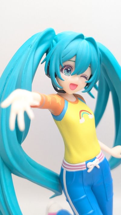 初音未来联名时尚魔女拉芙与贝莉 Desktop×Decorate Collections“初音未来”贝莉衣装款