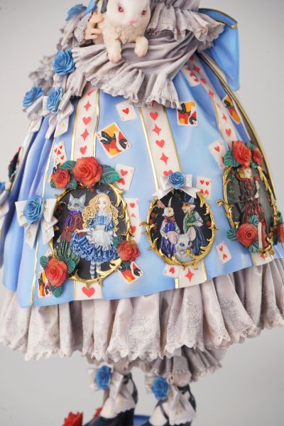 爱丽丝梦游仙境 爱丽丝