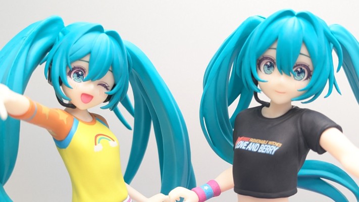 初音未来联名时尚魔女拉芙与贝莉 Desktop×Decorate Collections“初音未来”贝莉衣装款