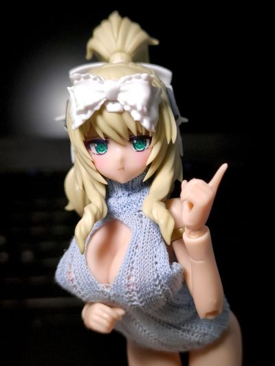 露臀手工针织毛衣