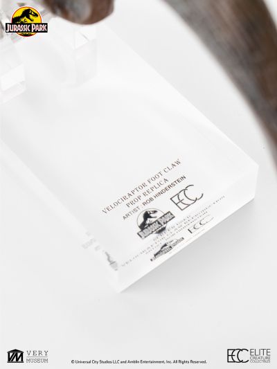 迅猛龙脚爪道具复制品