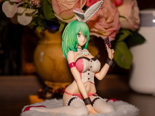 粉色兔女郎