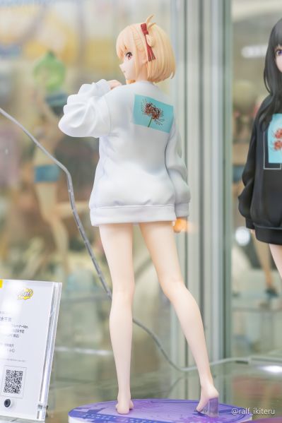 莉可丽丝 井上泷奈 Oversize运动衫