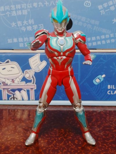 S.H.Figuarts 银河奥特曼（新生代之星）