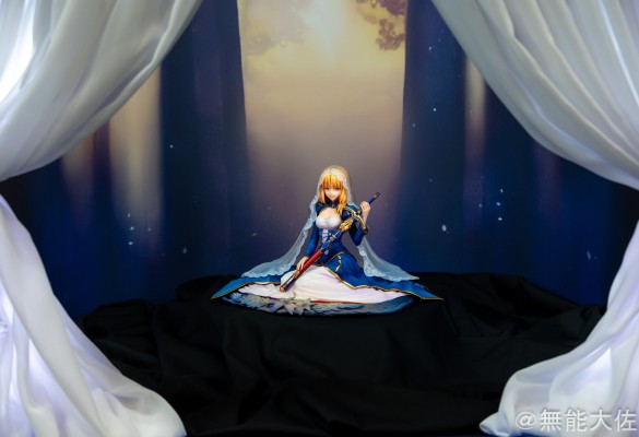 命运之夜 剑士（Saber） -阿瓦隆之庭-