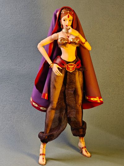 《鲁邦三世：名为峰不二子的女人》峰不二子 1/6可动人偶