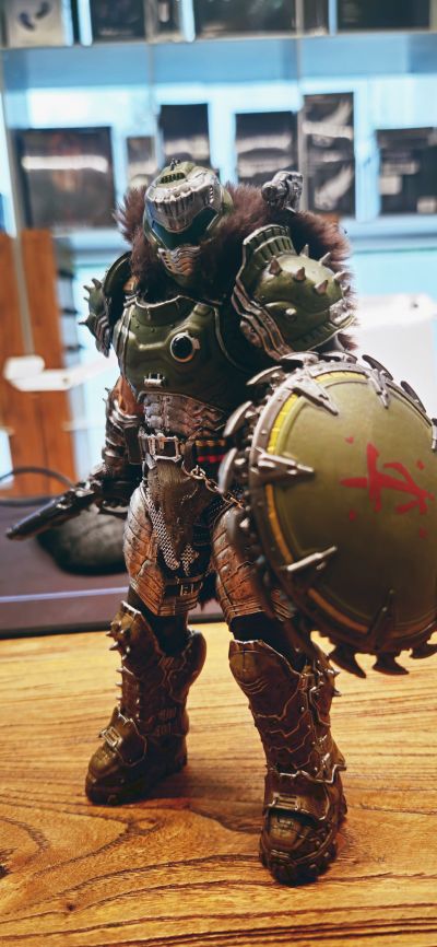 《毁灭：黑暗时代 毁灭者 7 英寸豪华版动作人偶》麦克法伦精英版 1 号