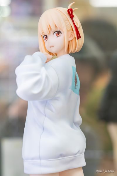 莉可丽丝 井上泷奈 Oversize运动衫