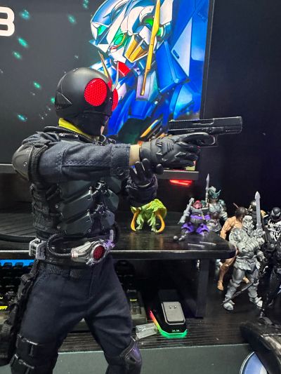 FigZero 1/6   大量出没型变异飞蝗改造人（新·假面骑士）