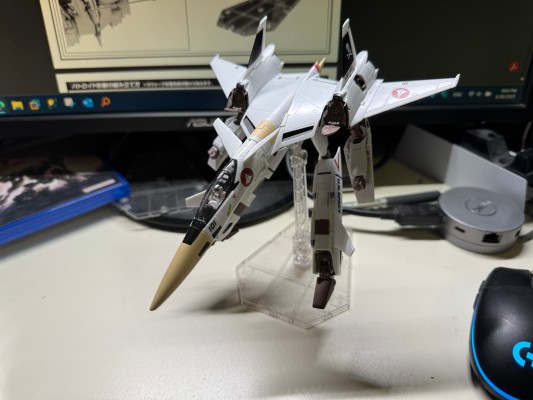 HI-METAL R VF-4  雷霆号三代 -超时空要塞 Flash Back 2012-