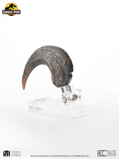 迅猛龙脚爪道具复制品