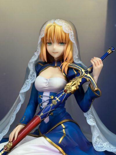 命运之夜 剑士（Saber） -阿瓦隆之庭-