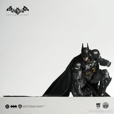 蝙蝠侠-阿卡姆骑士 v8.04战衣蝙蝠侠 1:12成品可动人偶