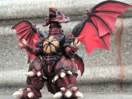 S.H.MonsterArts  戴斯特洛伊亚 （完全体） 特别配色版