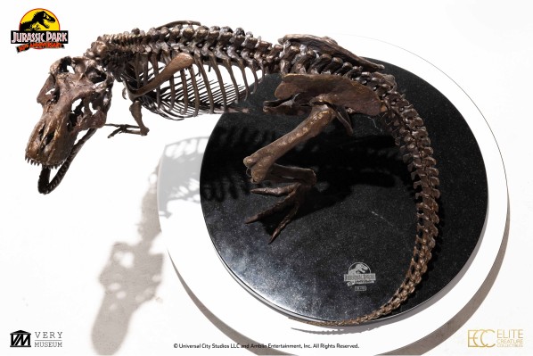 侏罗纪公园1：8比例圆形台座版霸王龙青铜雕像