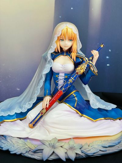 命运之夜 剑士（Saber） -阿瓦隆之庭-