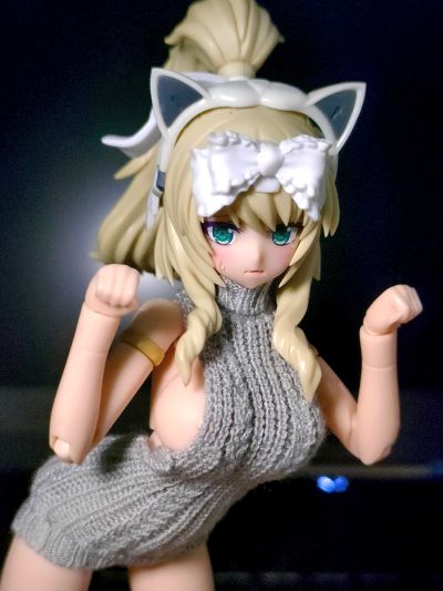 露臀手工针织毛衣