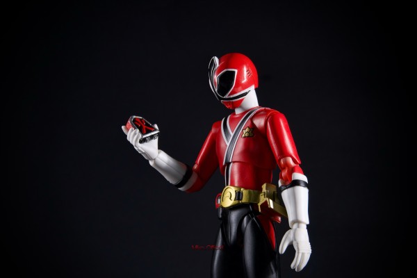 S.H.Figuarts   真剑红