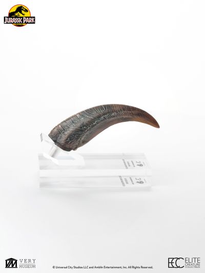 迅猛龙手爪模型复制品