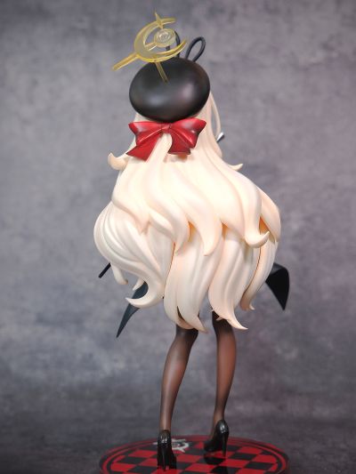 蔚蓝档案 笑脸教授