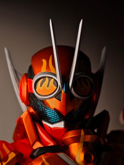 S.H.Figuarts 假面骑士烈焰歌查德破晓 / 歌查德破晓 蒸汽蝗虫