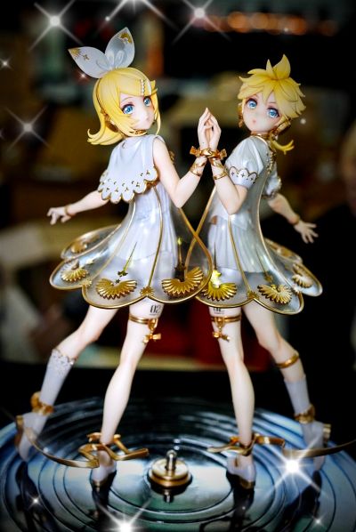 VOCALOID 镜音铃 与 镜音连