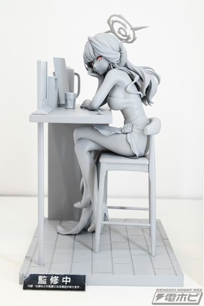 蔚蓝档案 陆八魔爱露（礼服）纪念大厅版