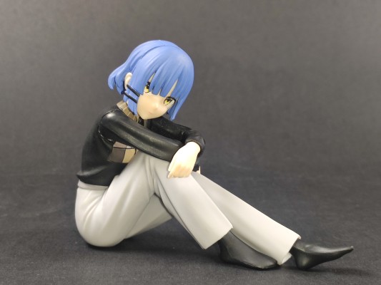 孤独摇滚！ 小坐系列奖品人偶 “山田凉”