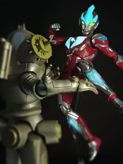 S.H.Figuarts 银河奥特曼（新生代之星）