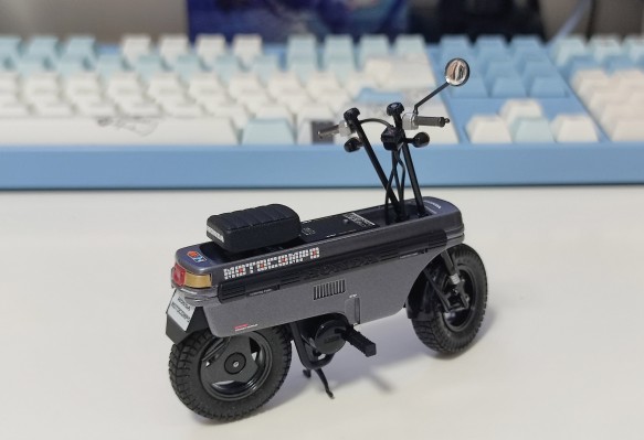 BUSTER DOLL 骑士 爱丽丝 与 本田 AB12 Motocompo