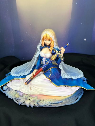 命运之夜 剑士（Saber） -阿瓦隆之庭-