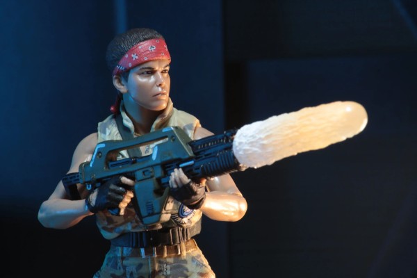 《异形》第12系列- 瓦丝奎兹7英寸比例可动人偶（战斗服版）