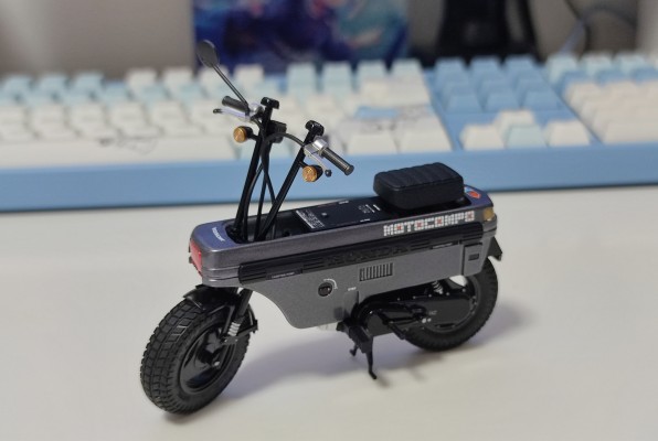 BUSTER DOLL 骑士 爱丽丝 与 本田 AB12 Motocompo