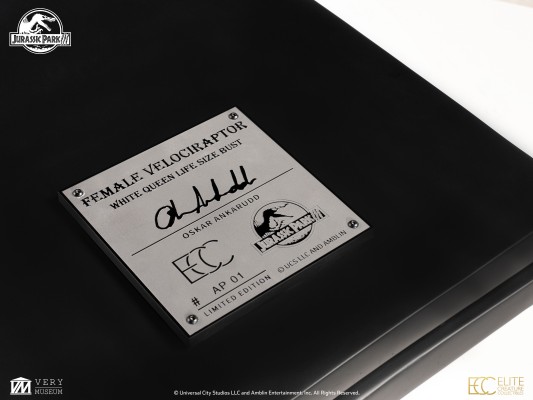 侏罗纪公园3：雌性迅猛龙半身像