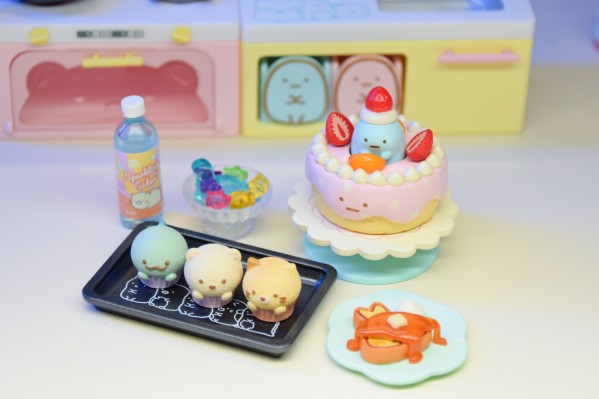 角落小伙伴  大家一起做甜点