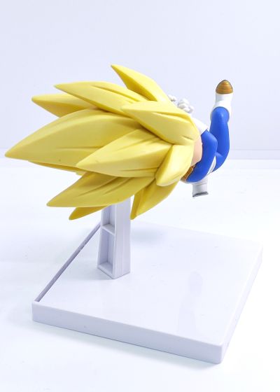 龙珠大魔 超级赛亚人3小贝吉塔 附带背景板的珍藏人偶