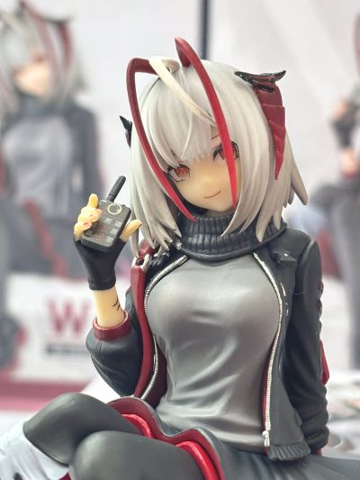 明日方舟 压泡面人偶—W·能量联结款—