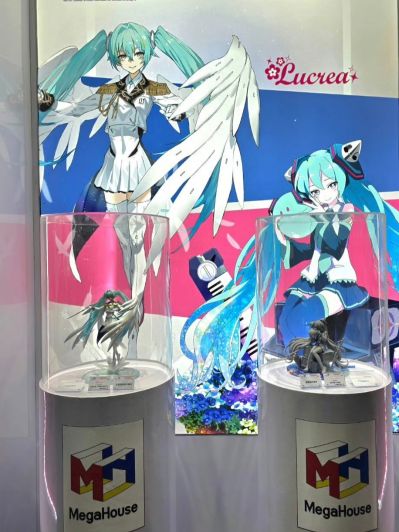 Lucrea 高达45周年联名初音未来 初音未来×高达00