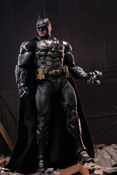 蝙蝠侠-阿卡姆骑士 v8.04战衣蝙蝠侠 1:12成品可动人偶