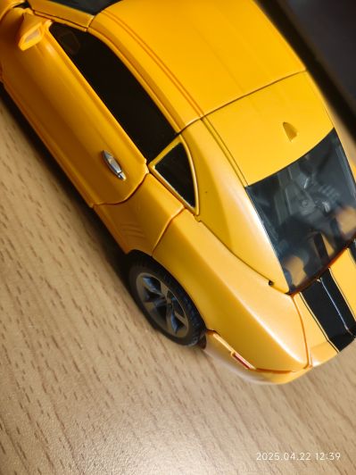 变形金刚40周年纪念款 大黄蜂